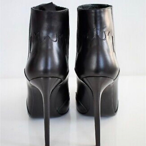 Saint Laurent Black leather western stiletto bootie with chrome tip. Size 40. - Picture 11 of 11